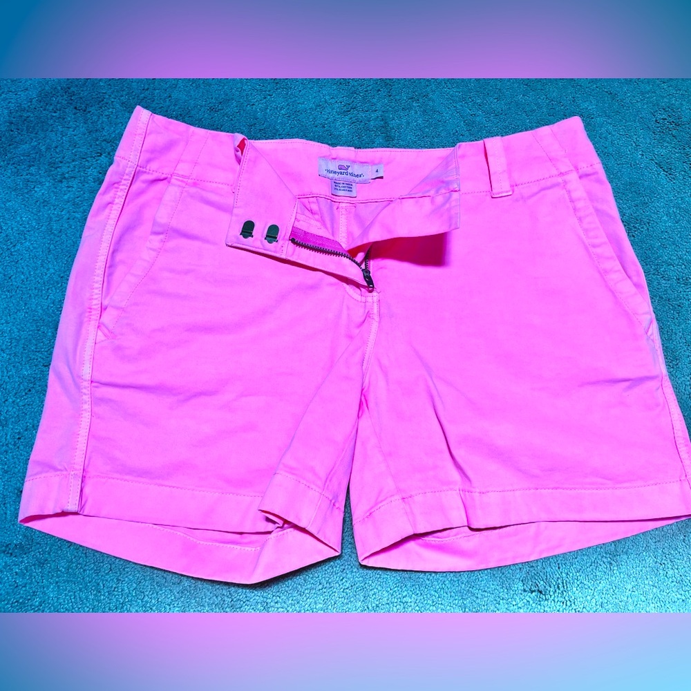 Vineyard Vines women’s size 4 hot pink shorts
